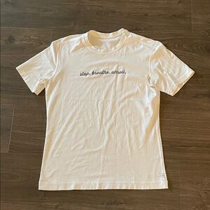 Men’s Lululemon White Graphic Athletic Tee ‘stop.breathe.unroll.’Size est Medium